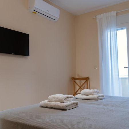Marine Apartments Venetiko Paralia Agias Foteinis Dış mekan fotoğraf
