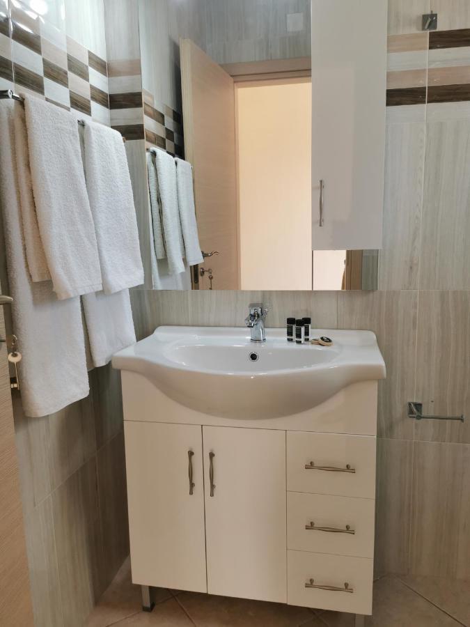 Marine Apartments Venetiko Paralia Agias Foteinis Dış mekan fotoğraf